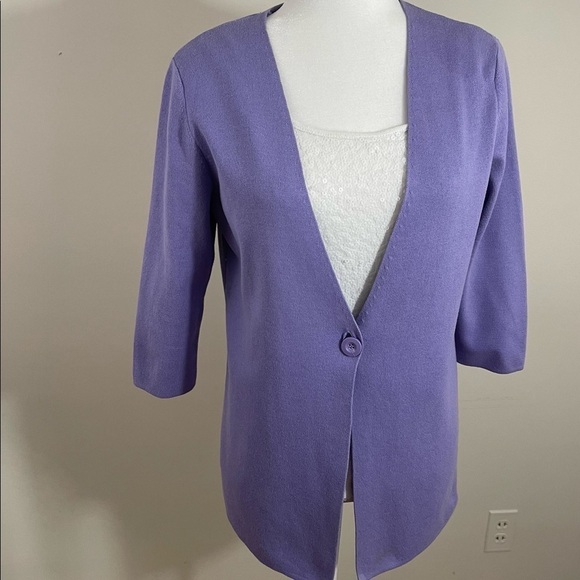 Spring & Mercer sz med cardigan single button closure in lilac - Picture 3 of 13